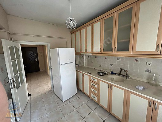 DEMETEVLER'DE METRO YAKINI 3+1 GENİŞ ASANSÖRLÜ ARAKAT KİRALIK